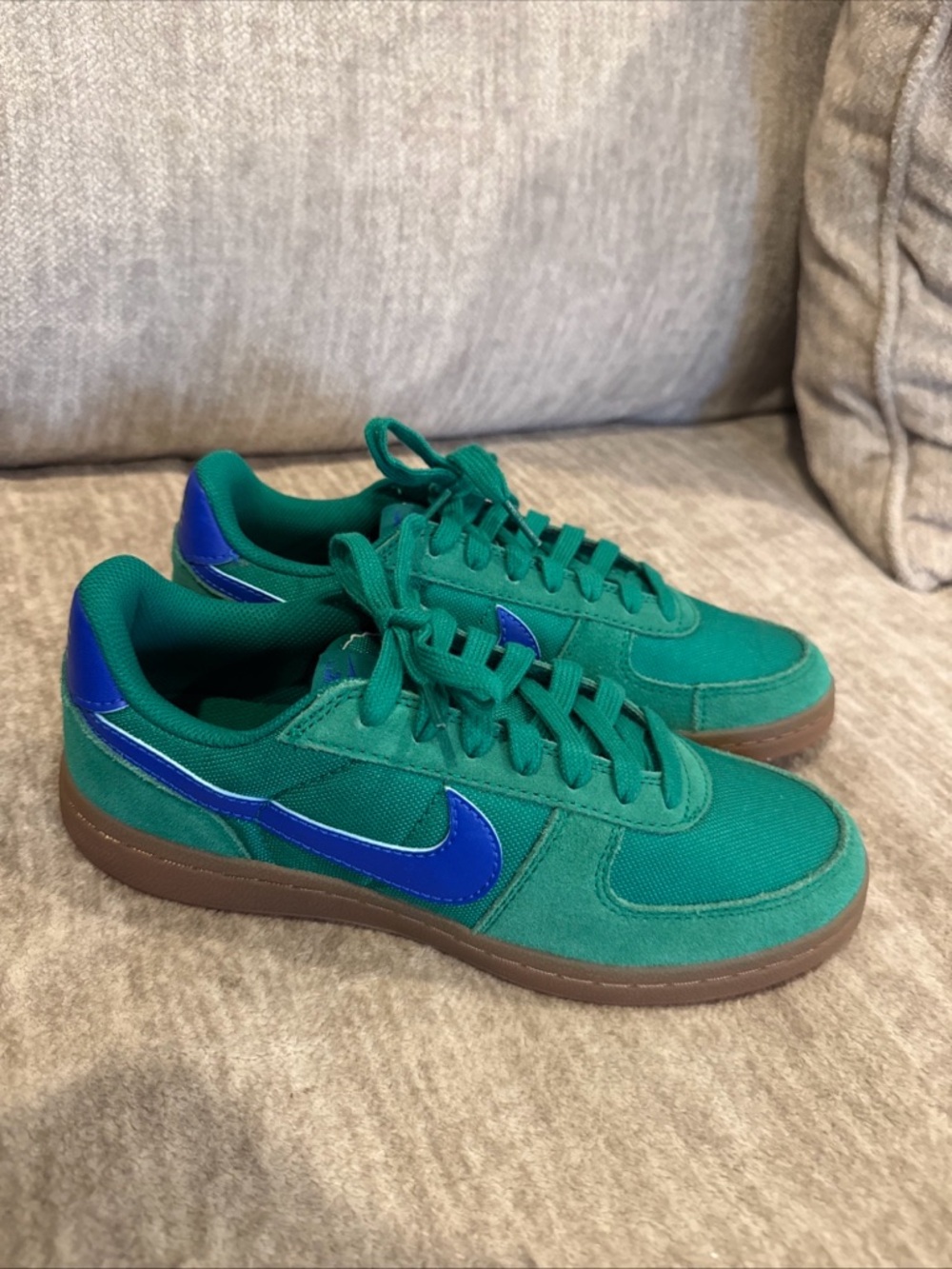 Nike 6.5Y Boys Green Air Field General Low-Top Sneakers with Blue Swoosh